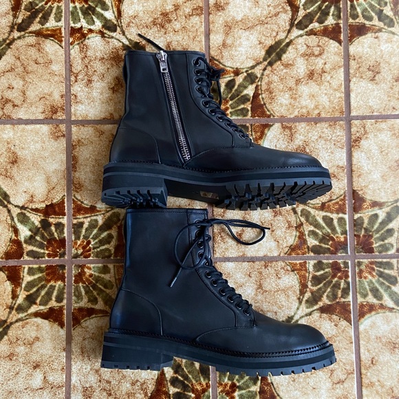 Urban Outfitters Combat Utility Boot, Black Leather, Side Zip - Picture 2 of 12